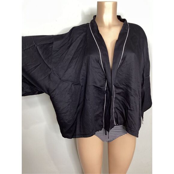 New. Volcom black kimono top. Small. Retails $129 - Picture 5 of 10